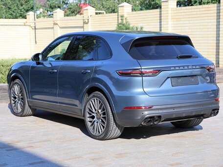 2020 Porsche Cayenne III, голубой, 5950000 рублей, вид 3