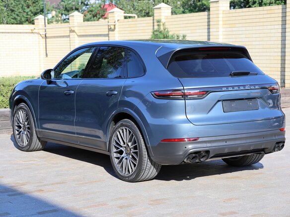 2020 Porsche Cayenne III, голубой, 5150000 рублей - вид 2