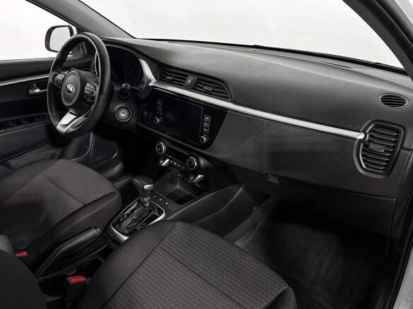 2020 Kia Rio IV Рестайлинг, белый, 1480000 рублей - вид 12