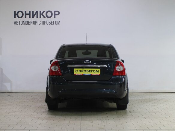 2009 Ford Focus II Рестайлинг, чёрный, 589000 рублей - вид 5