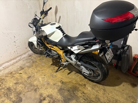 2011 Aprilia SL 750 Shiver, белый, 495000 рублей, вид 1