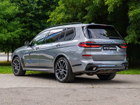 2023 BMW X7 40d I (G07) Рестайлинг, серый, 11490000 рублей, вид 4