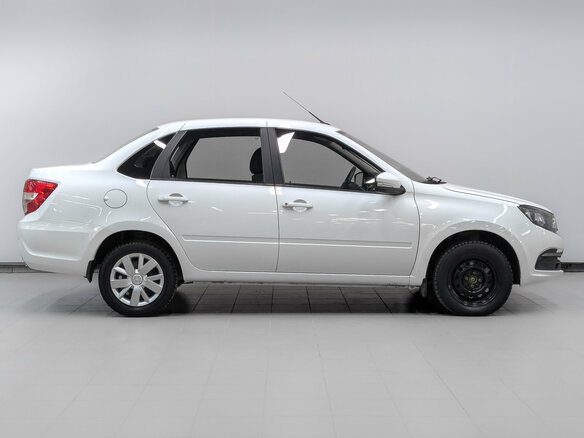 2023 Lada (ВАЗ) Granta I Рестайлинг, белый - вид 3