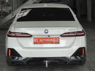 2025 BMW 5 серии 520d VIII (G60/G61/G68), белый, 7526841 рублей, вид 5