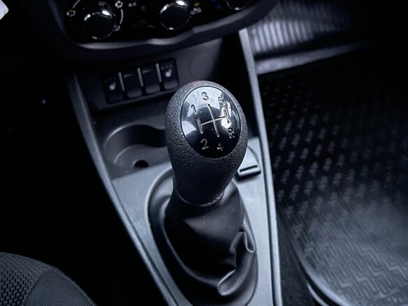 2024 Lada (ВАЗ) Largus I Рестайлинг, белый, 750000 рублей - вид 8