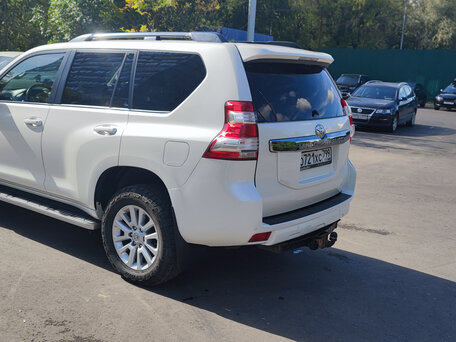 2015 Toyota Land Cruiser Prado 6-speed 150 Series Рестайлинг 1, белый, 3350000 рублей, вид 4