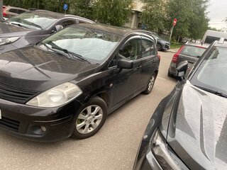 2010 Nissan Tiida I Рестайлинг, чёрный, 465000 рублей, вид 1
