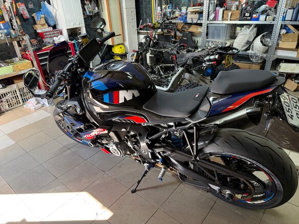 2023 BMW M 1000 R, чёрный, 2395000 рублей - вид 8