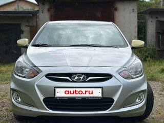 2013 Hyundai Solaris I, серебристый, 999000 рублей, вид 2