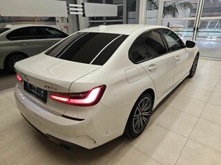 2021 BMW 3 серии 320d xDrive VII (G2x), белый, 4000000 рублей, вид 4