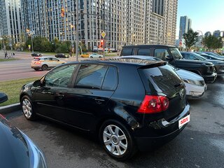 2004 Volkswagen Golf V, чёрный, 800000 рублей, вид 4