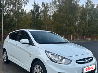 2013 Hyundai Solaris I, белый, 800000 рублей, вид 3