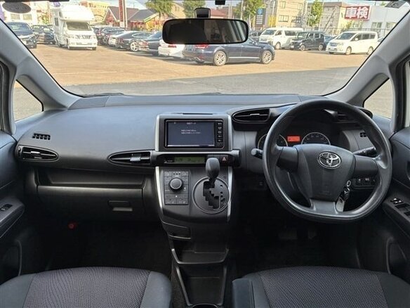 2017 Toyota Wish II Рестайлинг, белый, 1410016 рублей - вид 13