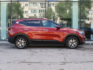 2020 Kia Seltos I, красный, 1880450 рублей, вид 4
