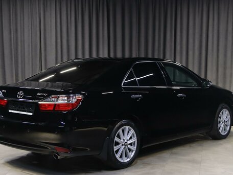 2016 Toyota Camry VII (XV50) Рестайлинг, чёрный, 1749000 рублей, вид 2