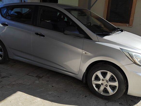 2012 Hyundai Solaris I, серый, 780000 рублей