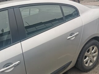 2013 Renault Fluence I Рестайлинг, серебристый, 650000 рублей, вид 3