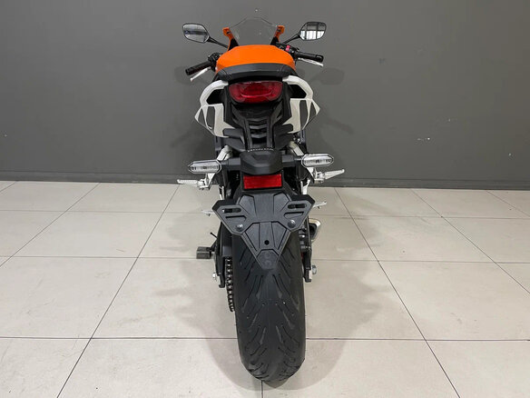 2022 Honda CBR 650R, оранжевый, 860000 рублей - вид 3