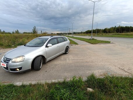2009 Volkswagen Golf V, серебристый, 360000 рублей, вид 3