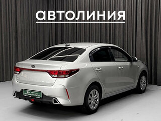 2020 Kia Rio IV Рестайлинг, серый, 1150000 рублей, вид 3