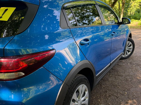 2020 Kia Rio X-Line IV, синий, 1450000 рублей - вид 7