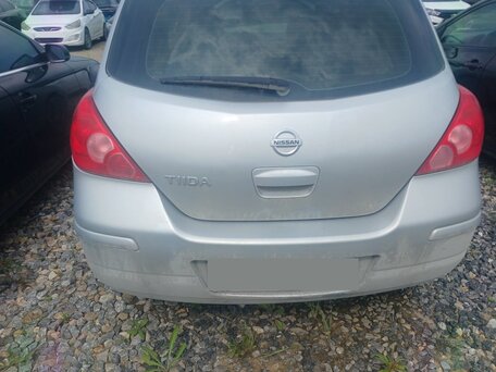 2013 Nissan Tiida I Рестайлинг, серебристый, 553000 рублей, вид 4