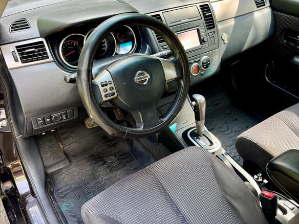 2011 Nissan Tiida I Рестайлинг, коричневый - вид 9