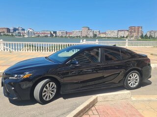 2023 Toyota Camry VIII (XV70) Рестайлинг, чёрный, 3900000 рублей, вид 4