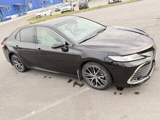 2021 Toyota Camry VIII (XV70) Рестайлинг, чёрный, 3850000 рублей, вид 2