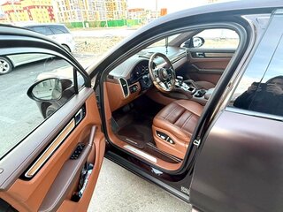 2020 Porsche Cayenne Coupé III, коричневый, 9199999 рублей, вид 5