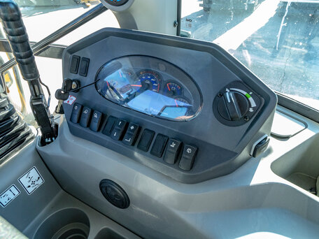 2024 New Holland B110C, жёлтый, 11900000 рублей, вид 5