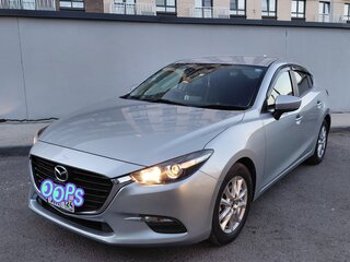 2018 Mazda Axela III Рестайлинг, серебристый, 1380000 рублей, вид 1