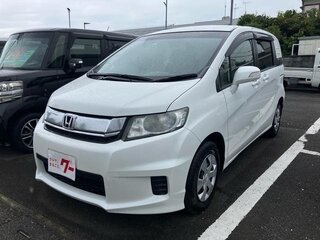 2014 Honda Freed Spike I Рестайлинг, белый, 780000 рублей, вид 1