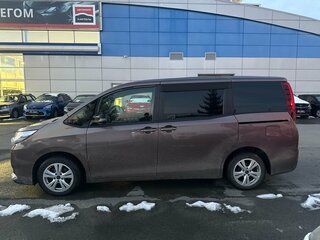 2016 Toyota Noah III (R80), коричневый, 1769000 рублей, вид 3