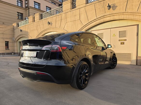 2022 Tesla Model Y Long Range Dual Motor I, чёрный, 4700000 рублей - вид 5