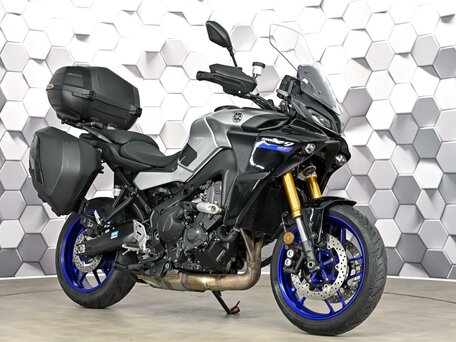 2022 Yamaha MT-09 Tracer (FJ-09), серебристый, 1399000 рублей, вид 1
