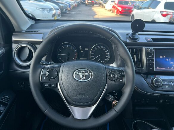 2017 Toyota RAV4 IV (XA40) Рестайлинг, белый - вид 12
