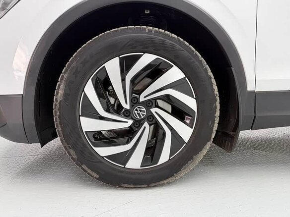 2023 Volkswagen Tiguan II Рестайлинг, белый - вид 16
