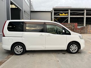 2007 Nissan Serena III (C25), белый, 829000 рублей, вид 4
