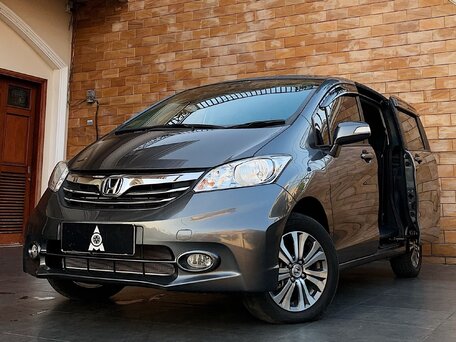 2014 Honda Freed I Рестайлинг, серый, 1090000 рублей, вид 2