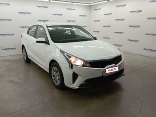 2022 Kia Rio IV Рестайлинг, белый, 1730000 рублей, вид 2
