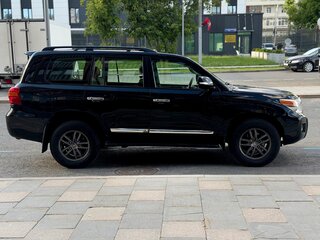 2012 Toyota Land Cruiser 200 Series Рестайлинг 1, чёрный, 3300000 рублей, вид 4