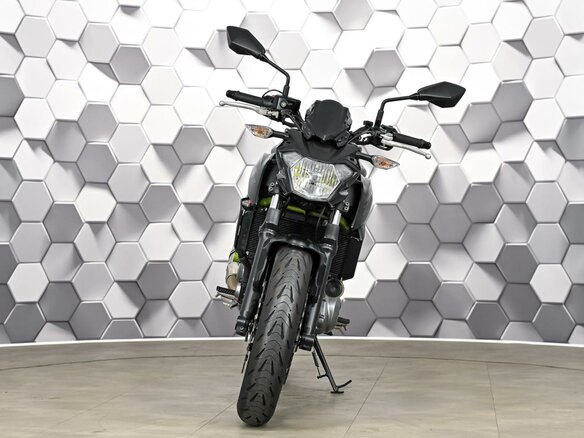 2019 Kawasaki Z 650, чёрный, 695000 рублей - вид 4
