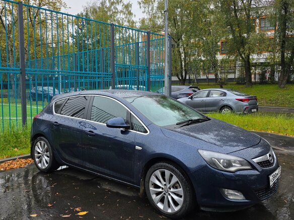 2010 Opel Astra J, синий, 700000 рублей - вид 2