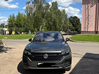 2020 Volkswagen Touareg III, серый, 5600000 рублей, вид 2