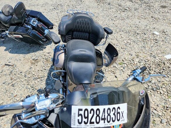 2019 Indian Roadmaster, чёрный - вид 2
