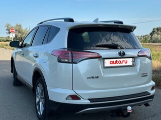 2017 Toyota RAV4 IV (XA40) Рестайлинг, белый, 2900000 рублей, вид 4