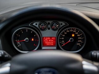 2010 Ford Focus II Рестайлинг, серебристый, 492000 рублей, вид 5