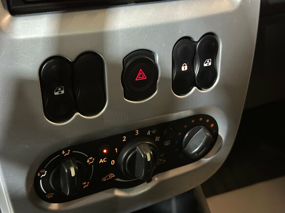 2013 Renault Sandero Stepway I, коричневый, 575000 рублей - вид 13