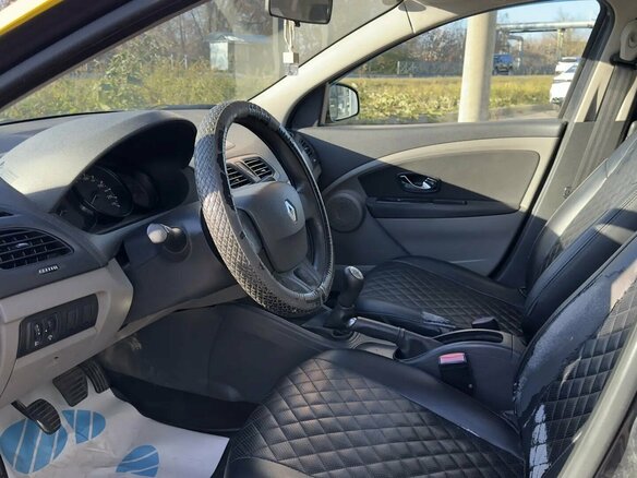 2012 Renault Fluence I, жёлтый, 350000 рублей - вид 8